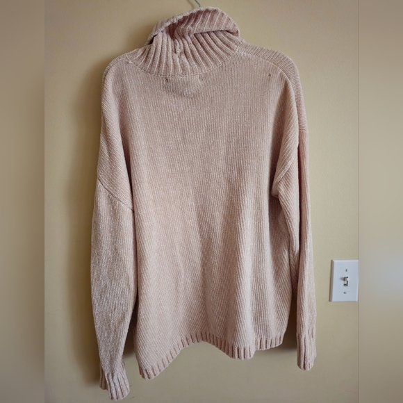 Forever 21 Cream Chenille Turtle Neck Sweater Size Medium - Picture 4 of 6
